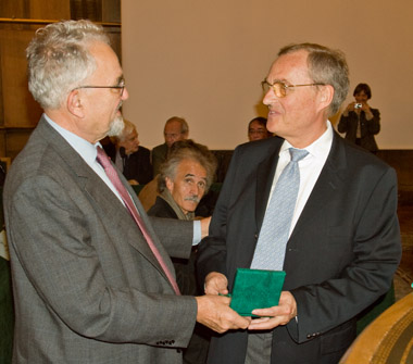 La remise de la mdaille Janssen  Bernard Fort