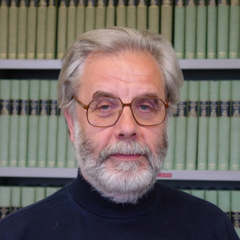 Photographie de Jean-Pierre Lasota-Hirszowicz, prise le 26 mars 2001 dans la bibilothèque de l'IAP (© Jean Mouette) Photographie de Jean-Pierre Lasota-Hirszowicz, prise le 26 mars 2001 dans la bibilothèque de l'IAP (© Jean Mouette)