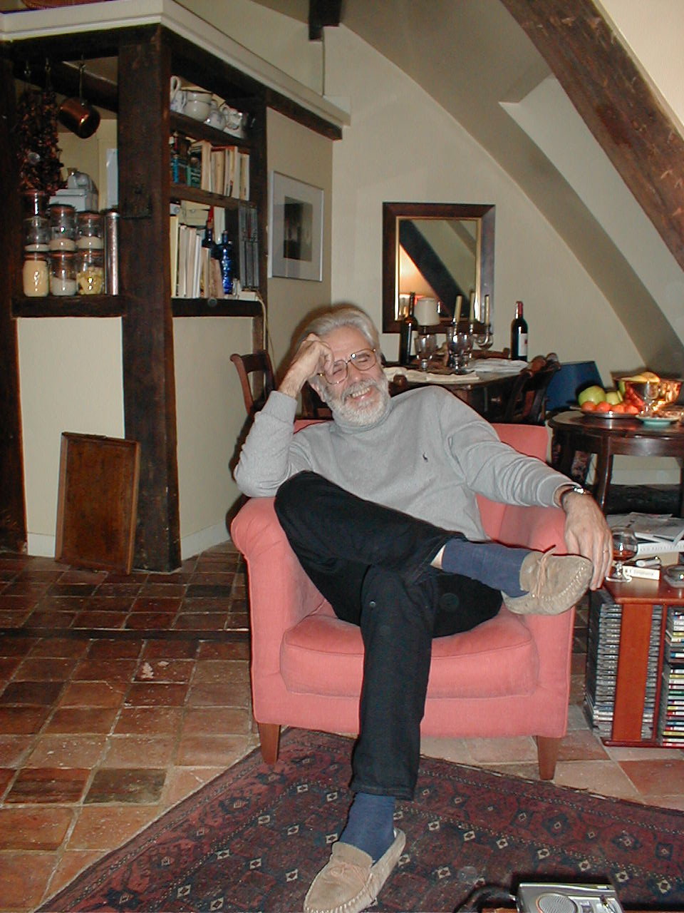 Jean-Pierre Lasota chez lui le 24 novembre 2001 (© DR) Jean-Pierre Lasota chez lui le 24 novembre 2001 (© DR)